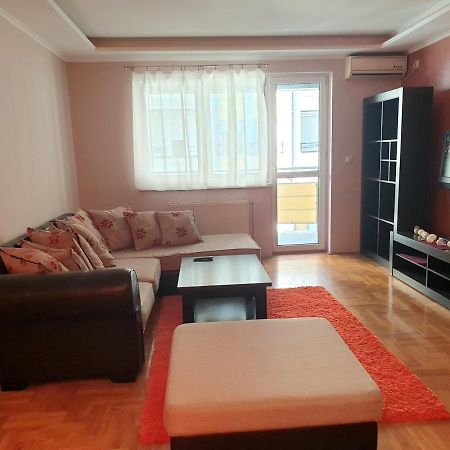 Apartman Mirage Sremska Mitrovica Exteriör bild